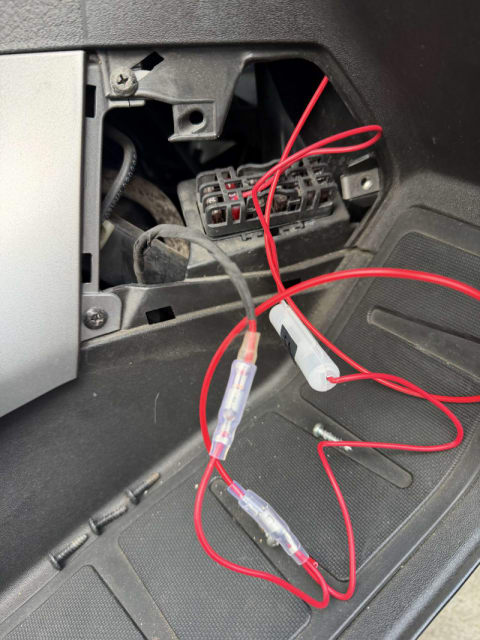 ヒューズボックスとプラス配線 ヒューズボックスとプラス配線