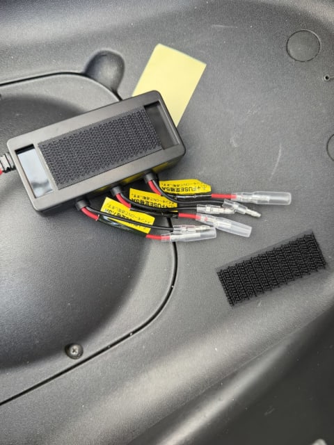 D-UNITのマジックテープによる固定 D-UNITのマジックテープによる固定