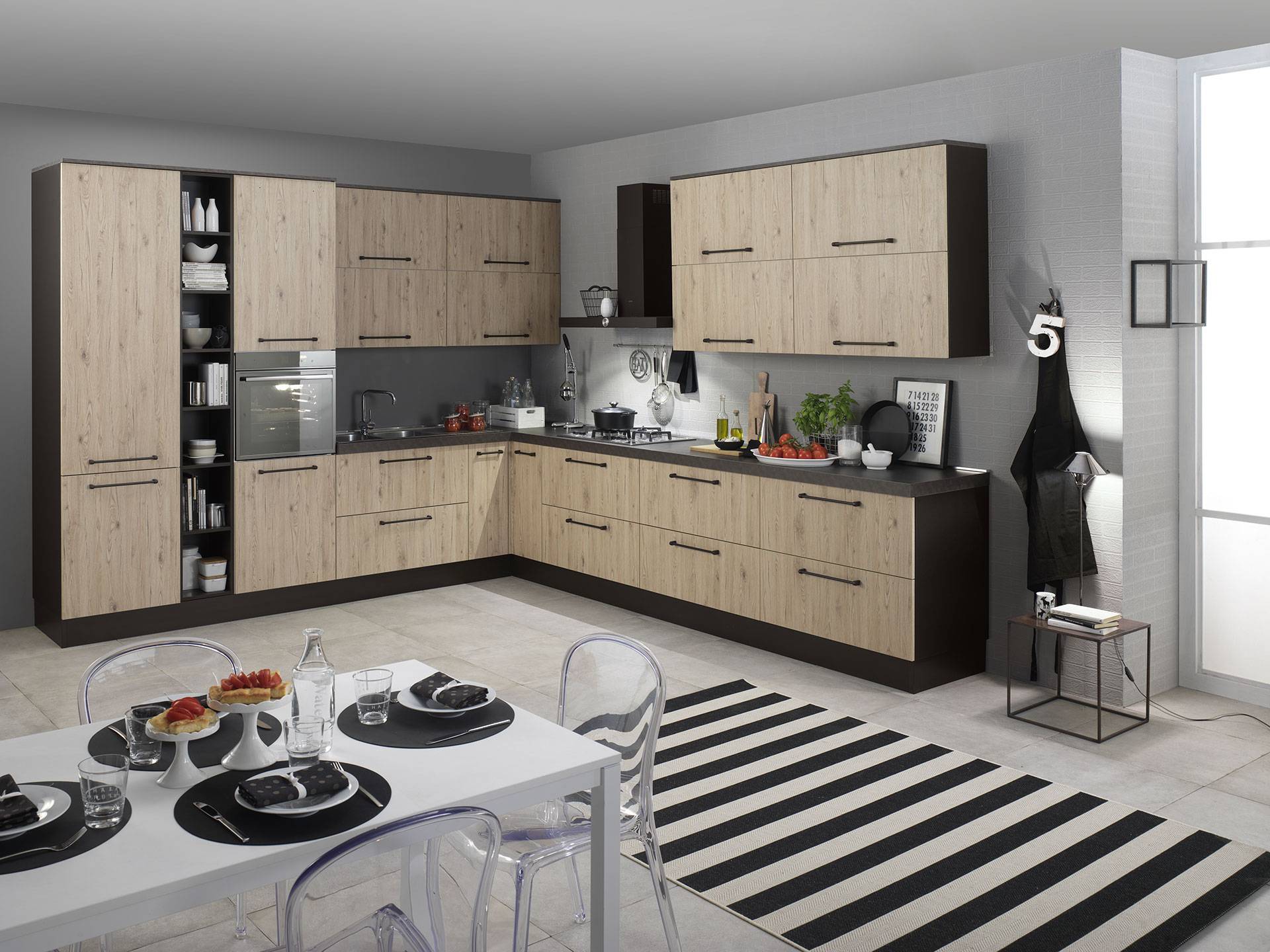 De materiaalkeuze is erop gericht de beste oplossing te vinden op het gebied van stijl en betrouwbaarheid, om zo een hoogwaardige designkeuken te creëren.
