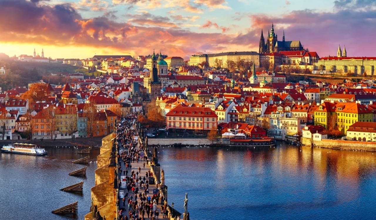 Praga en grupo: 4 días y 3 noches hero image