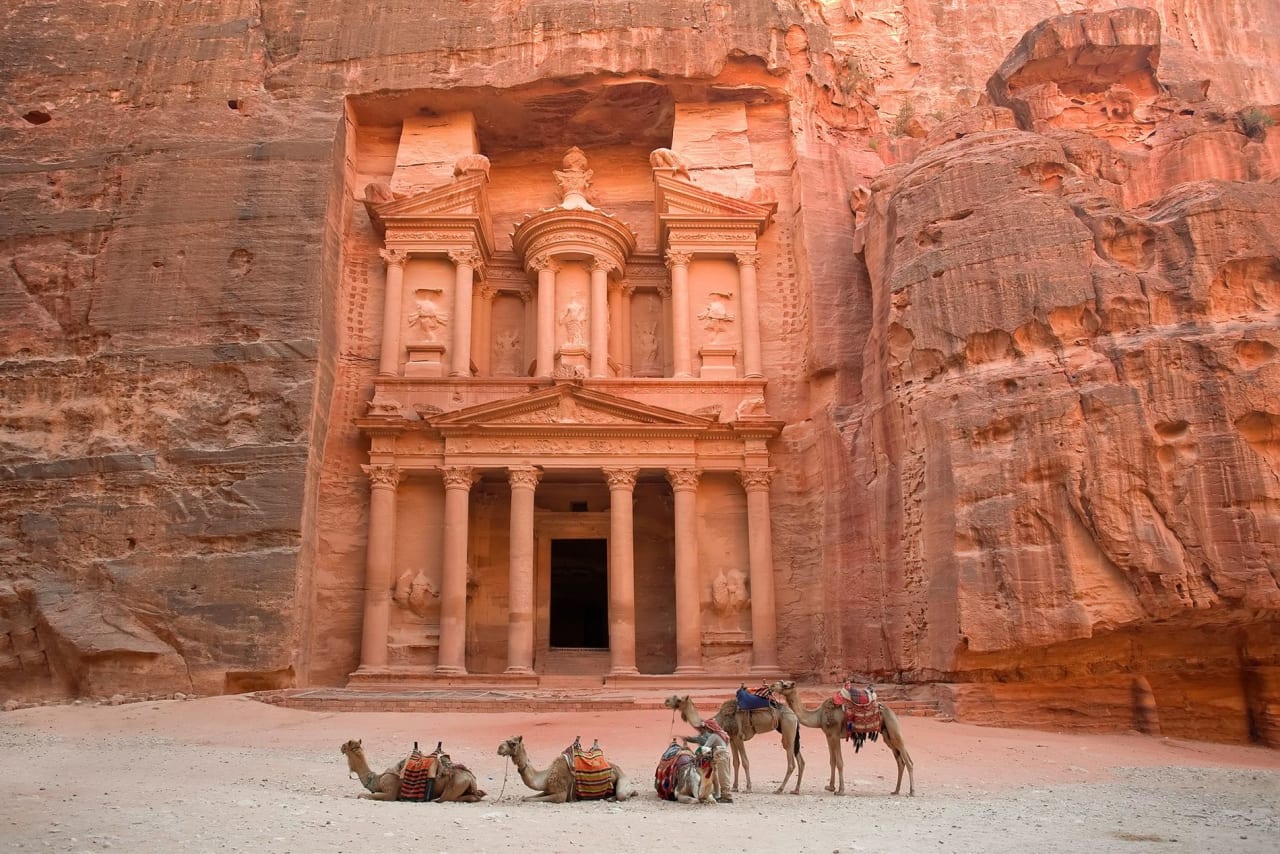 Jordania Esencial: De Amán al Desierto y el Mar hero image