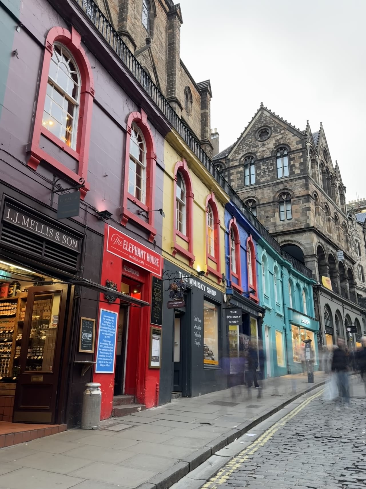 Escapada de 3 días a Edimburgo: Historia, cultura y encanto escocés hero image