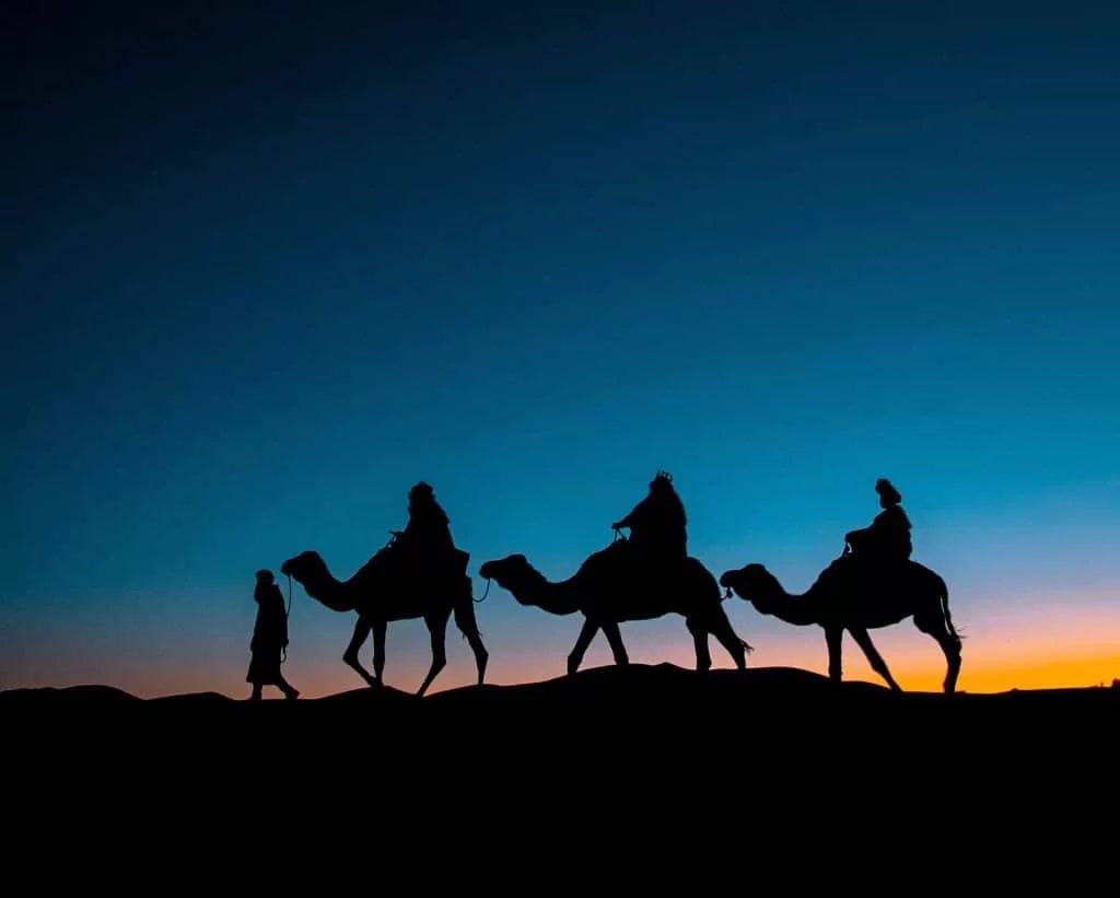 Aventura mágica en Marruecos: Reyes Magos y desierto para niños hero image