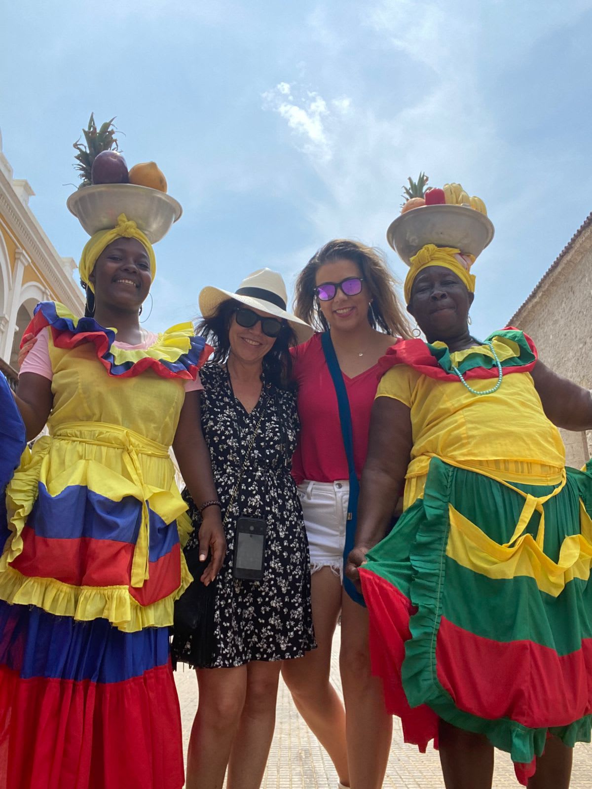 Colombia en colores : Lo más cool de Bogotá y Cartagena en 7 días hero image