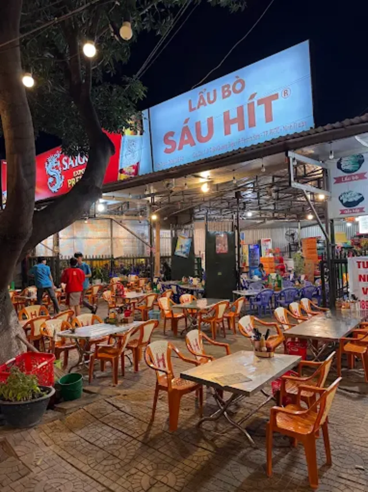 Lẩu bò Sáu Hít