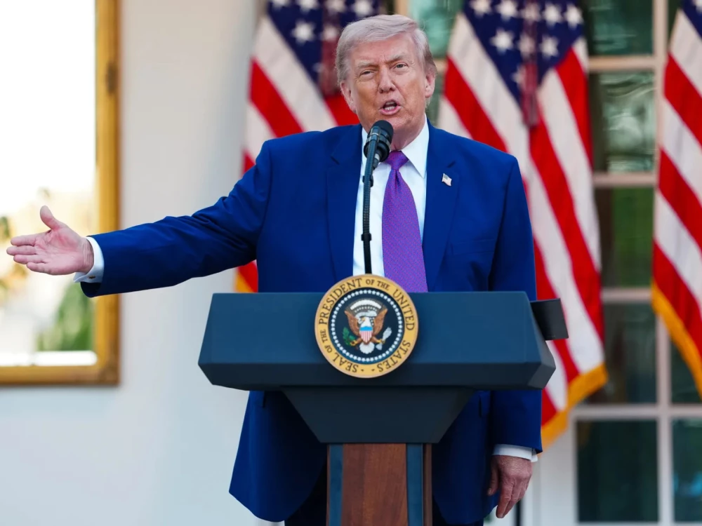 Трамп тргнува во „економски Ден Д“ против Иран