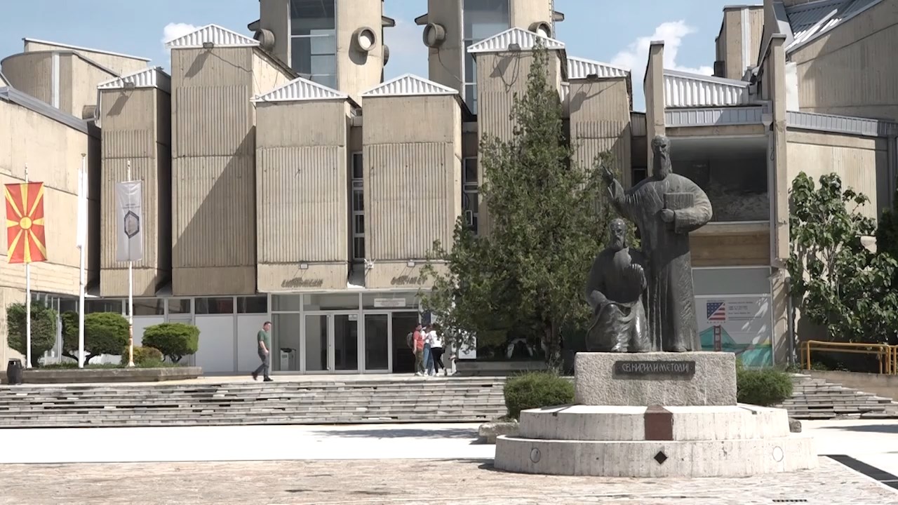Опозицијата бара покачување на парите за студентски оброк, МОН тврди никој не побарал повеќе