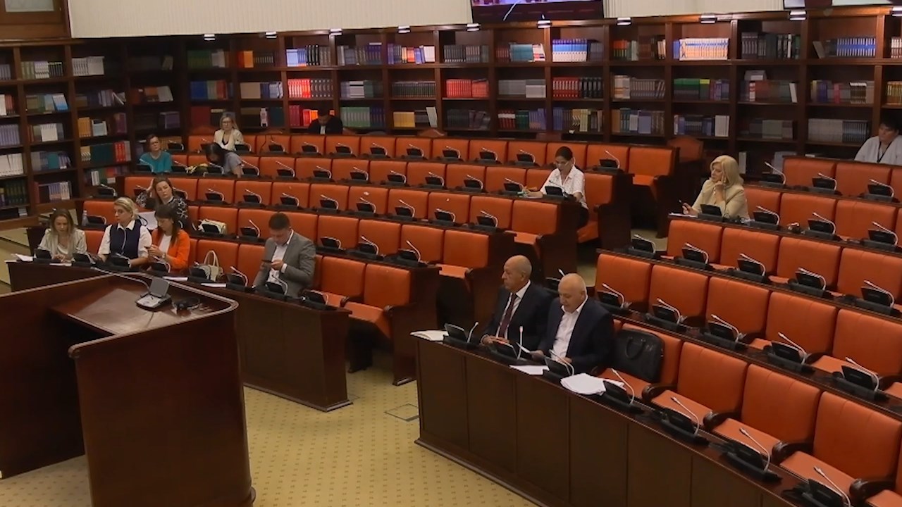 Немањето кадар и финансии за советот на јавни обвинители на расправа во Собранието