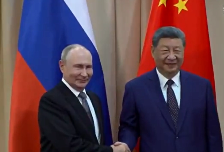 Средба на Путин и Шји Џјинпинг на маргините на самитот на ШОС