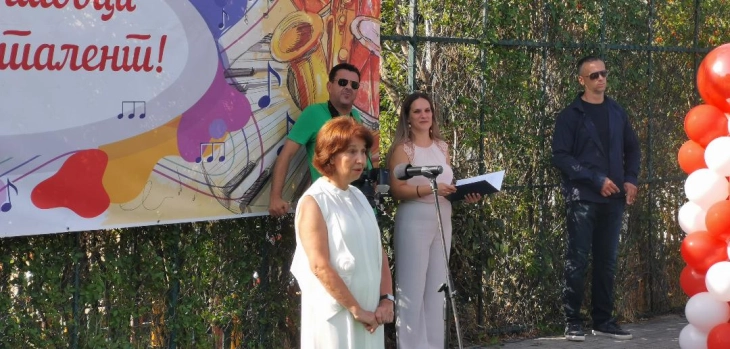 Сиљановска-Давкова до првачињата: Инвестирајте во себе, нема подобра инвестиција од знаењето