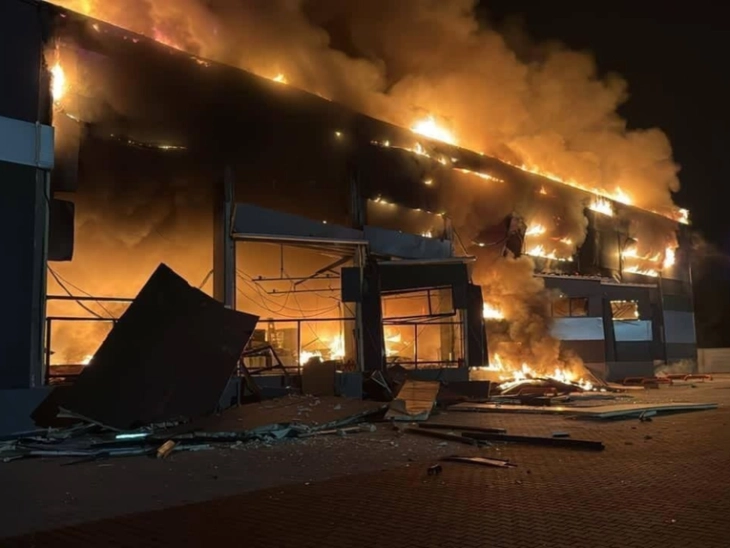 Русите во текот на ноќта погодиле складиште на СЗО за медицинска опрема во регионот на Киев