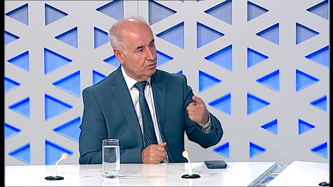 Зибери: Доколку Македонија не ги почне преговорите со ЕУ може да се реотворат веќе затворени етнички прашања