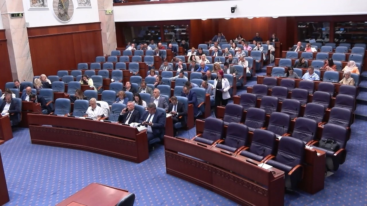 Мицкоски и Филипче не „мрдаат“ за анкетната комисија за Кочани
