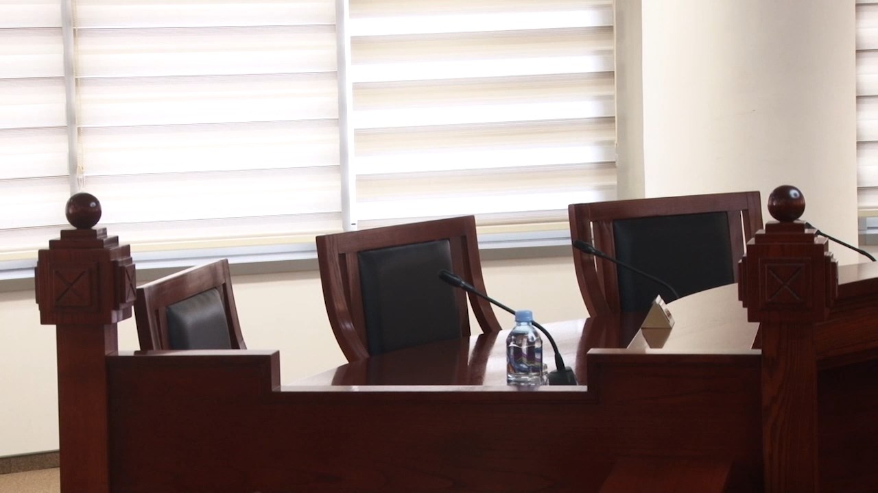 Уставните судии се поставија над сите функционери – можат да бидат намалени сите, но само нашите плати не!