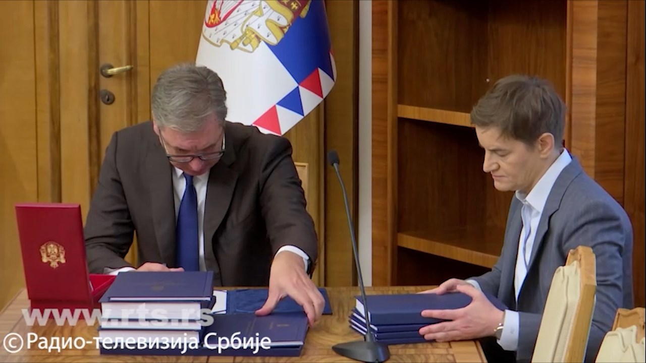 По оставката на Вучиќ, Брнабиќ ја презеде в.д. претседателската функција на Србија