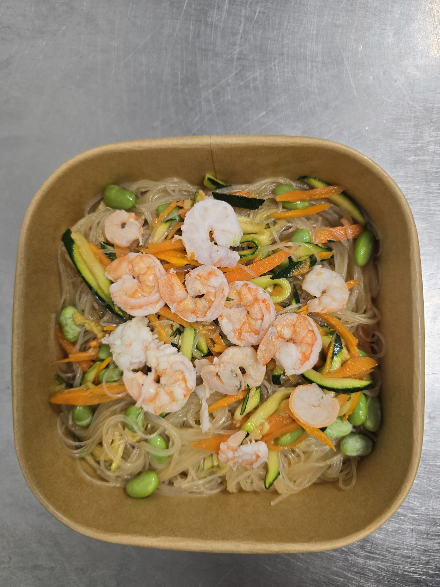 SPAGHETTI CINESI CON VERDURE E GAMBERI