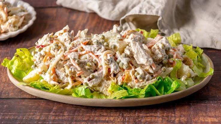 INSALATINA DI POLLO ALLO YOGURT CON VERDURE