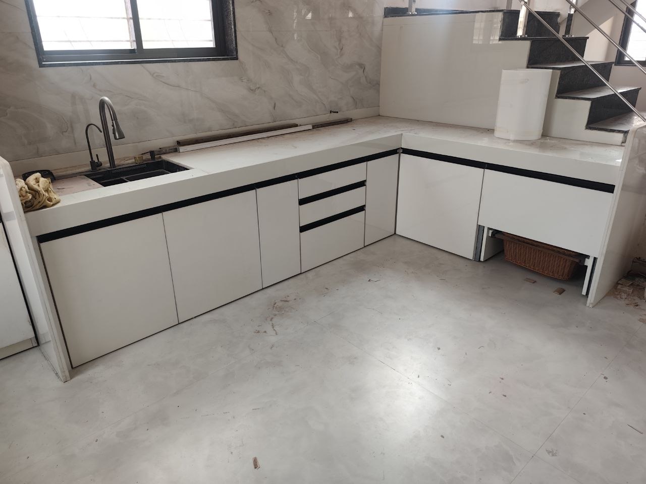 Bespoke hvz1lia6smp1hjfc1t1z by Sharma Furniture