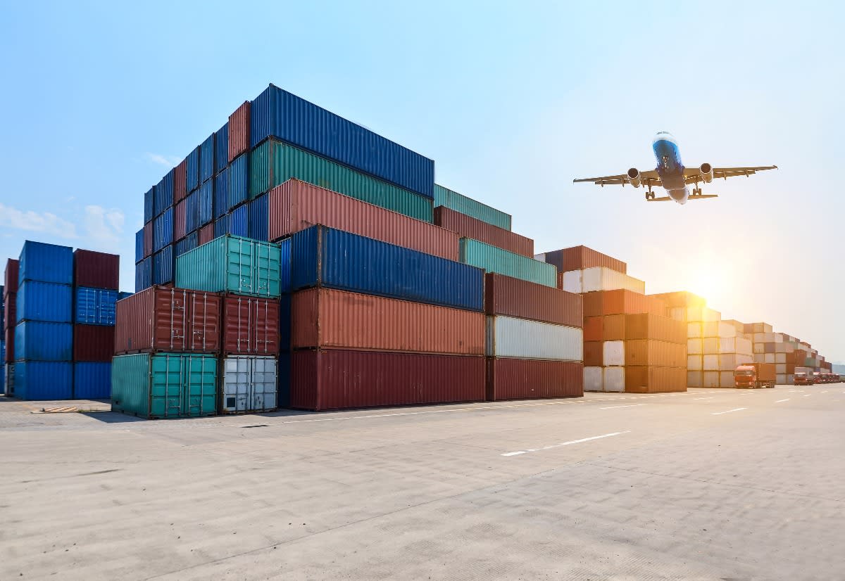 A Complete Guide To The Container Storage Charges - Straight Forwarding