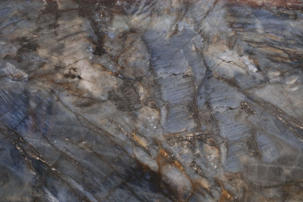 Blue Emerald sintered stone — sapphire tones with dynamic veining