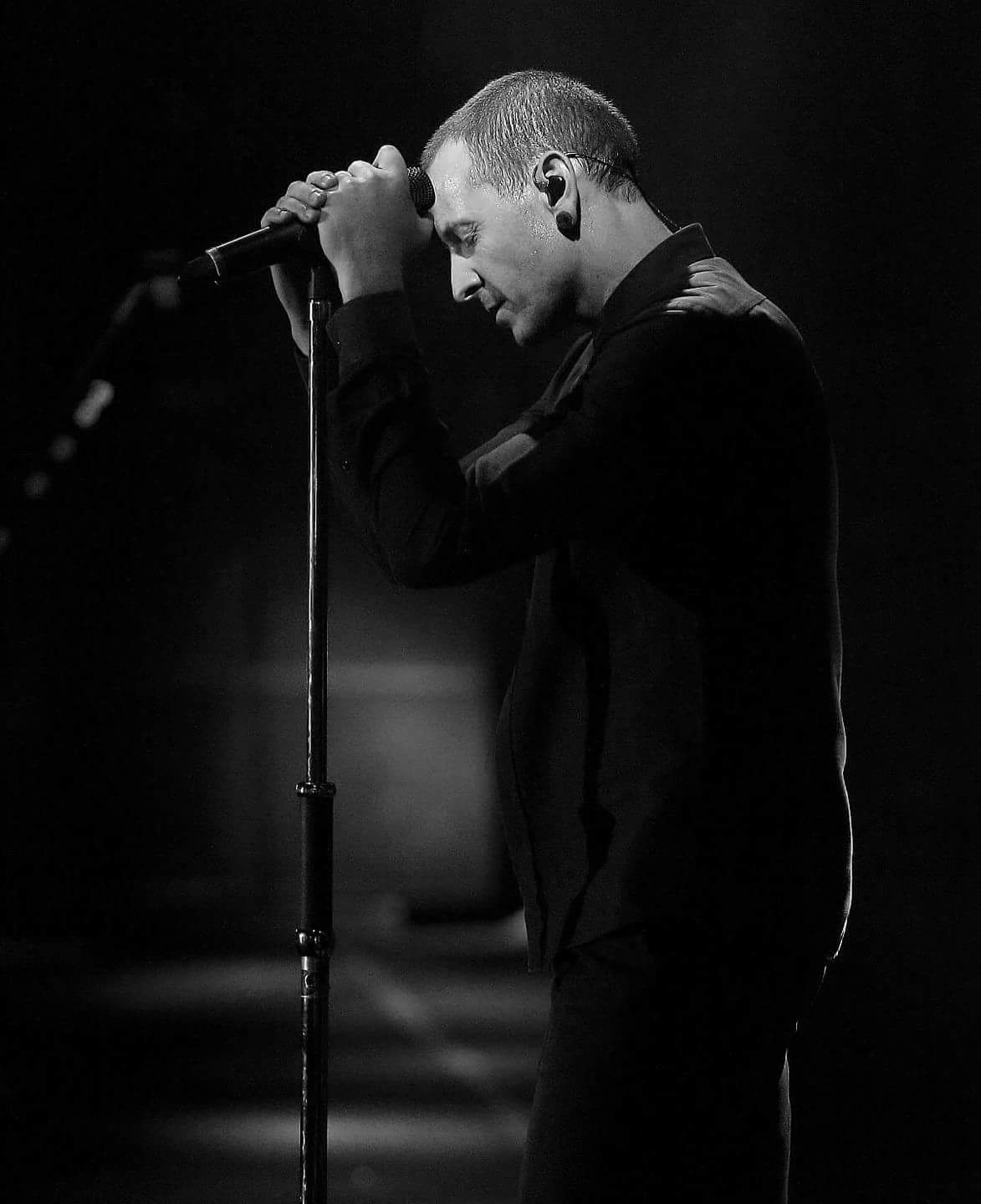 Chester Bennington Tribute Page