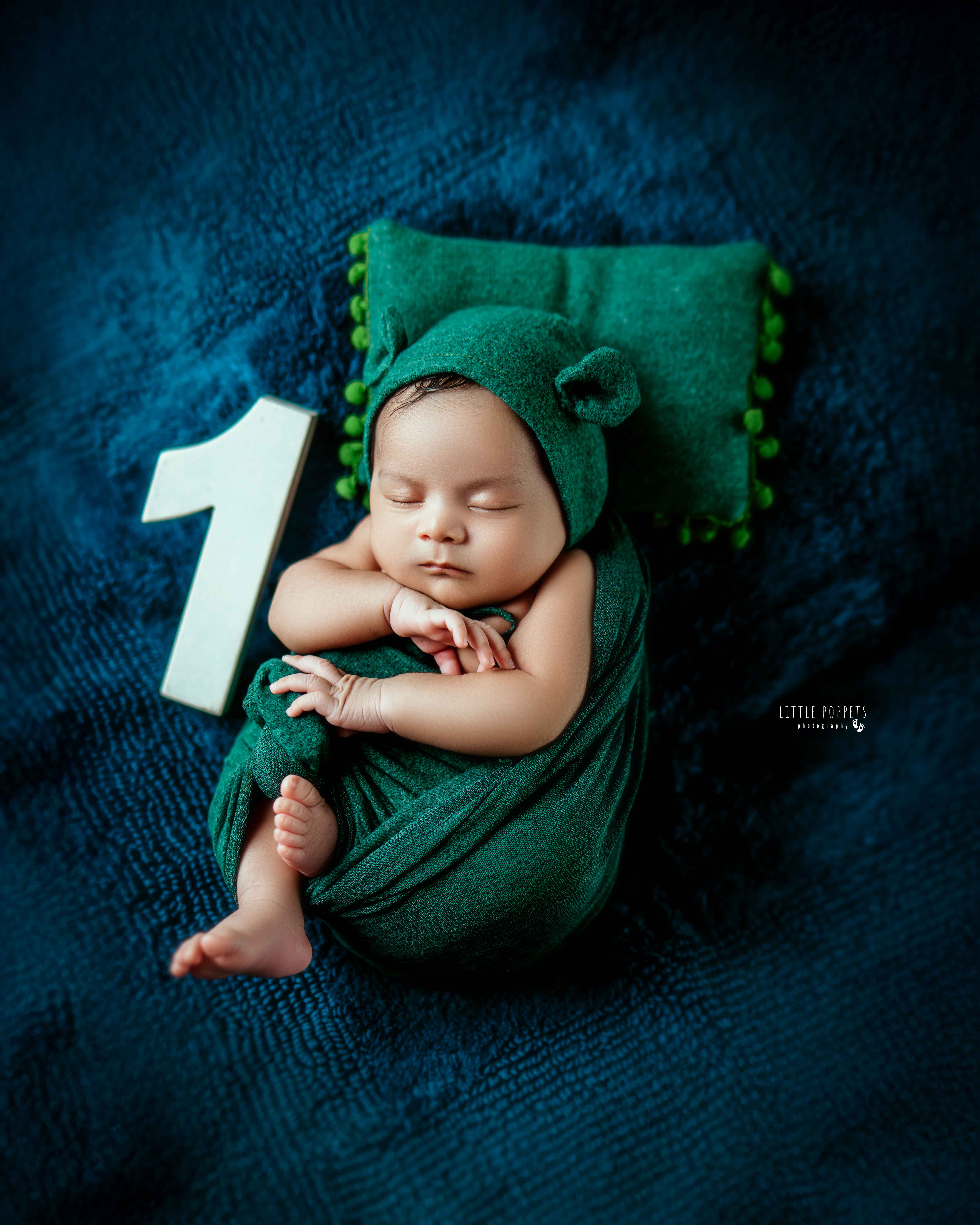 Baby milestone photography session