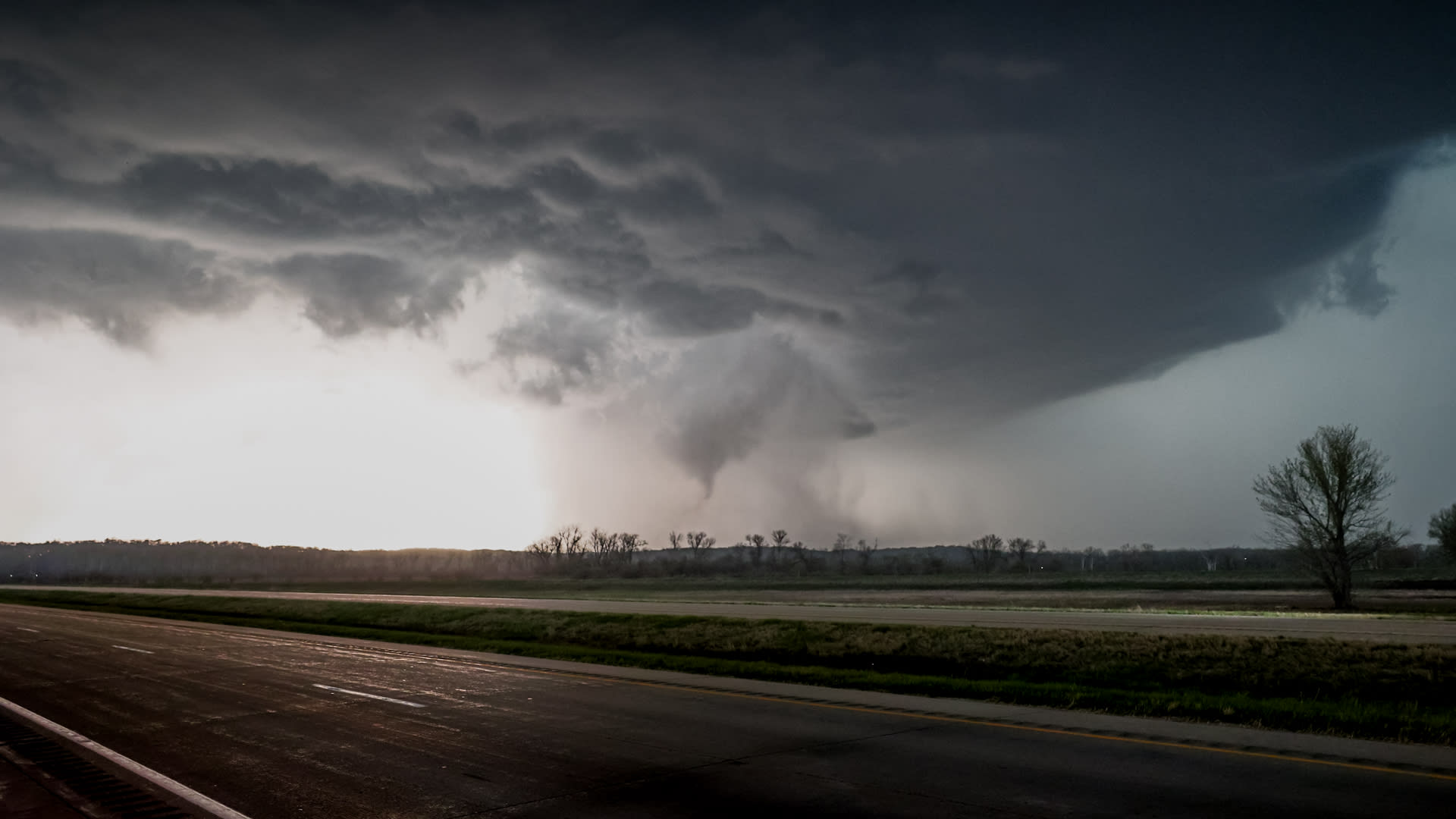 Image 13. Omaha, NE 4/17/2025 - Tornado