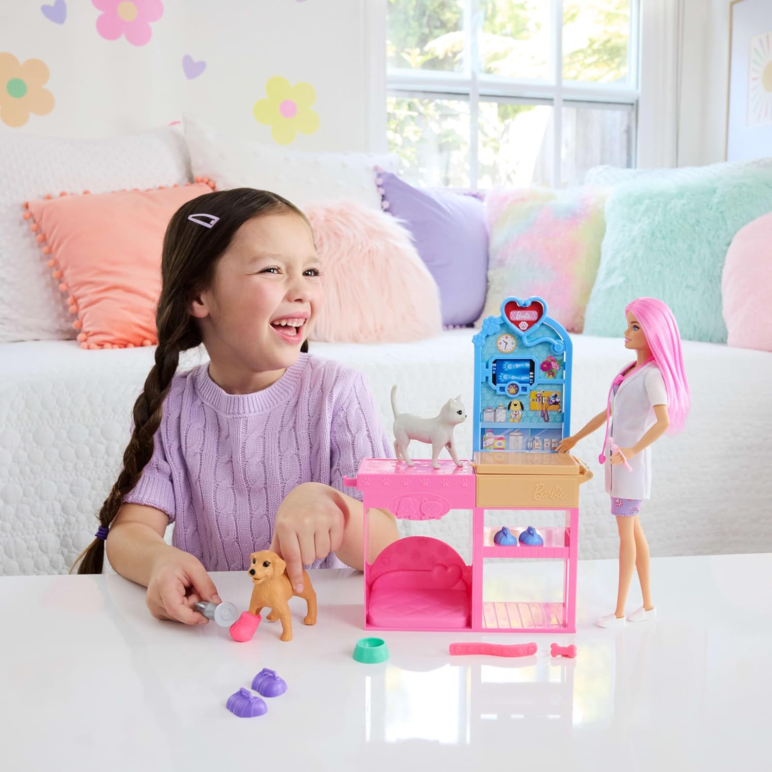 Barbie Fast Cast Veterinarian Clinic Playset with Pink Colored Hair Fashion Doll, Vet Furniture & 10+ Accessories Including Molds & Dough for Bandages
