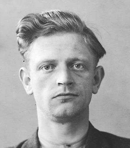 Henning Emil Brøndum (f. 1916) var en af de højst dekorerede SS-folk og kæmpede ved østfronten i 1941. Kom til Danmark i 1944 og begik clearingdrab og sabotageaktioner som del af ’Petergruppen’, hvor han også blev rekrutteret til Varulvene. Blev efter krigen kendt skyldig for 38 drab, 59 sabotagehandlinger, to togattentater og otte røverier. Henrettet 9. maj 1947 i København.