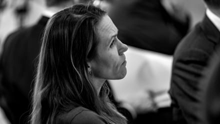 Departementschefen for det øverste ministerium, nemlig Statsministeriet, er for første gang en kvinde: Barbara Bertelsen. Hun kom i øvrigt fra Justitsministeriet, et andet af de helt tunge ministerier.