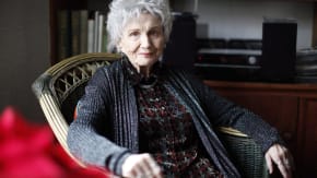 Den canadiske Alice Munro er død i en alder af 92 år.