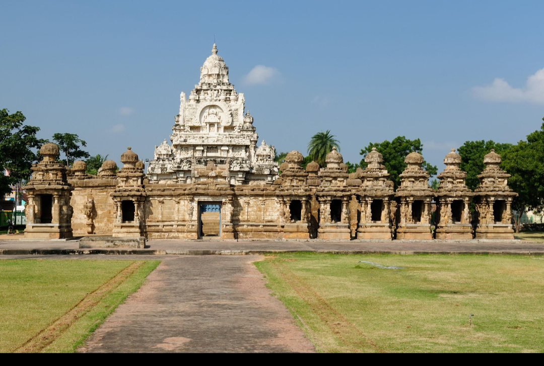 Kailasanathar temple, Kanchipuram. Vadadesa Vadama family histories link many families to the Kanchipuram area.