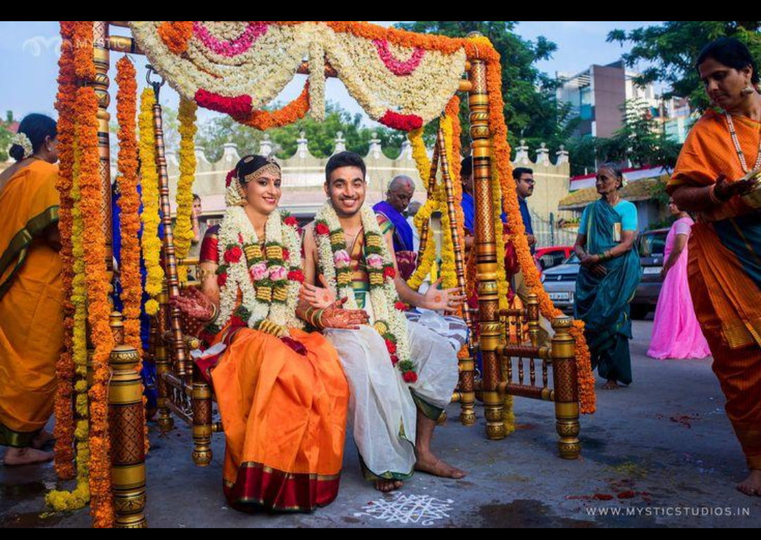 The oonjal (swing) ceremony at a Tamil Brahmin wedding. Photo: Mystic Studios.