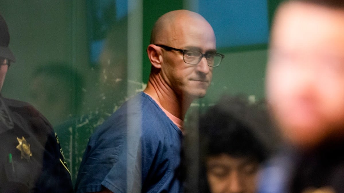 Former Alaska Airlines pilot who tried to disable engines mid-flight avoids prison time