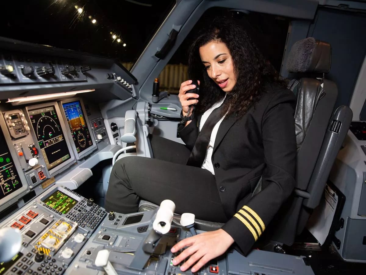 Pilot sends direct warning to passengers who do not use aeroplane mode