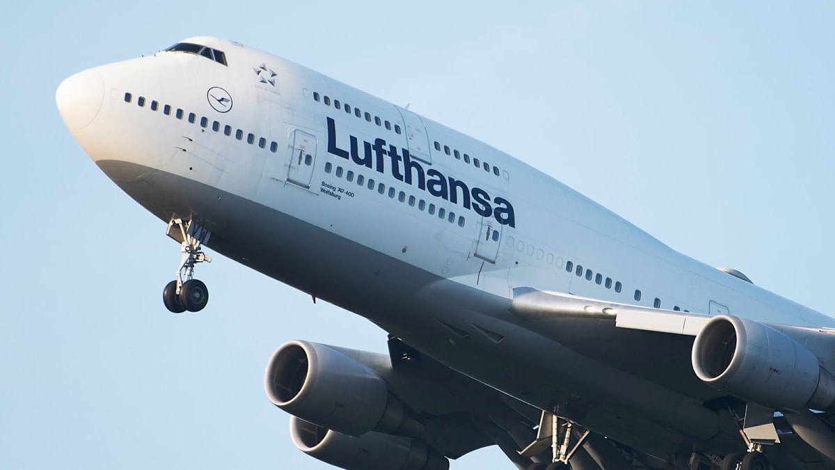 Why Boeing Noses Are So Pointy And Airbus Noses Are So Round