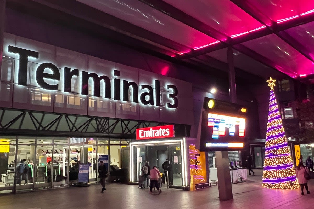 Record Festive Flight Departures Face UK Christmas Travel Chaos