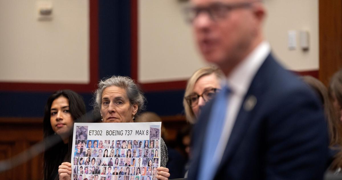 US FAA chief commits to maintaining D.C. airspace safety protocols after fatal