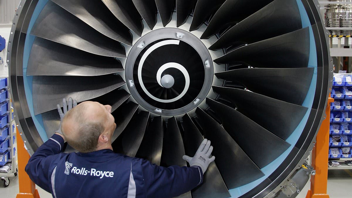 Rolls-Royce threatens to shift new engine project from UK due to high energy costs