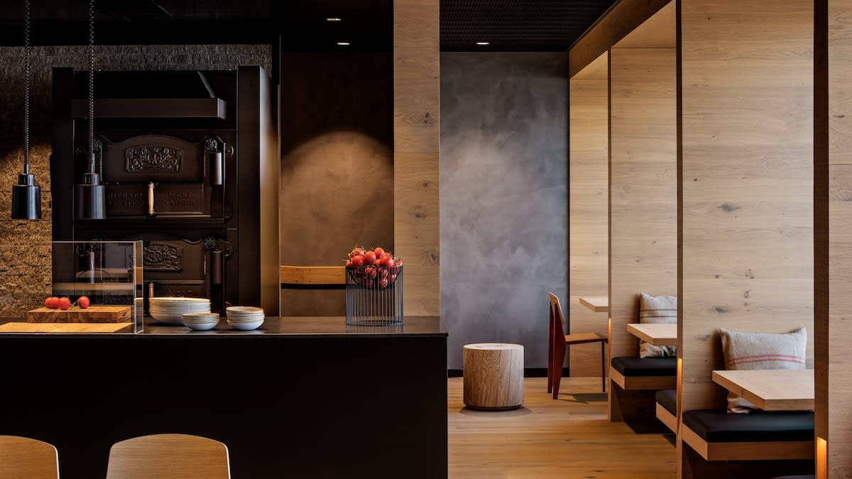 Inside the secret world of the luxury airport lounge—and how to get in