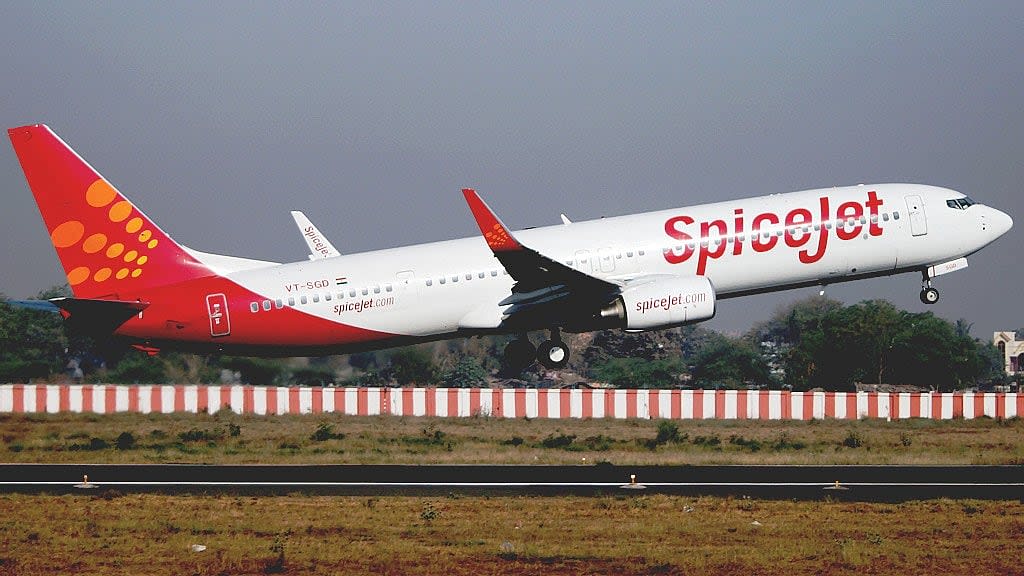 SpiceJet Stock Surges 14% Amid IndiGo Disruptions, Plans Fleet Doubling by 2026