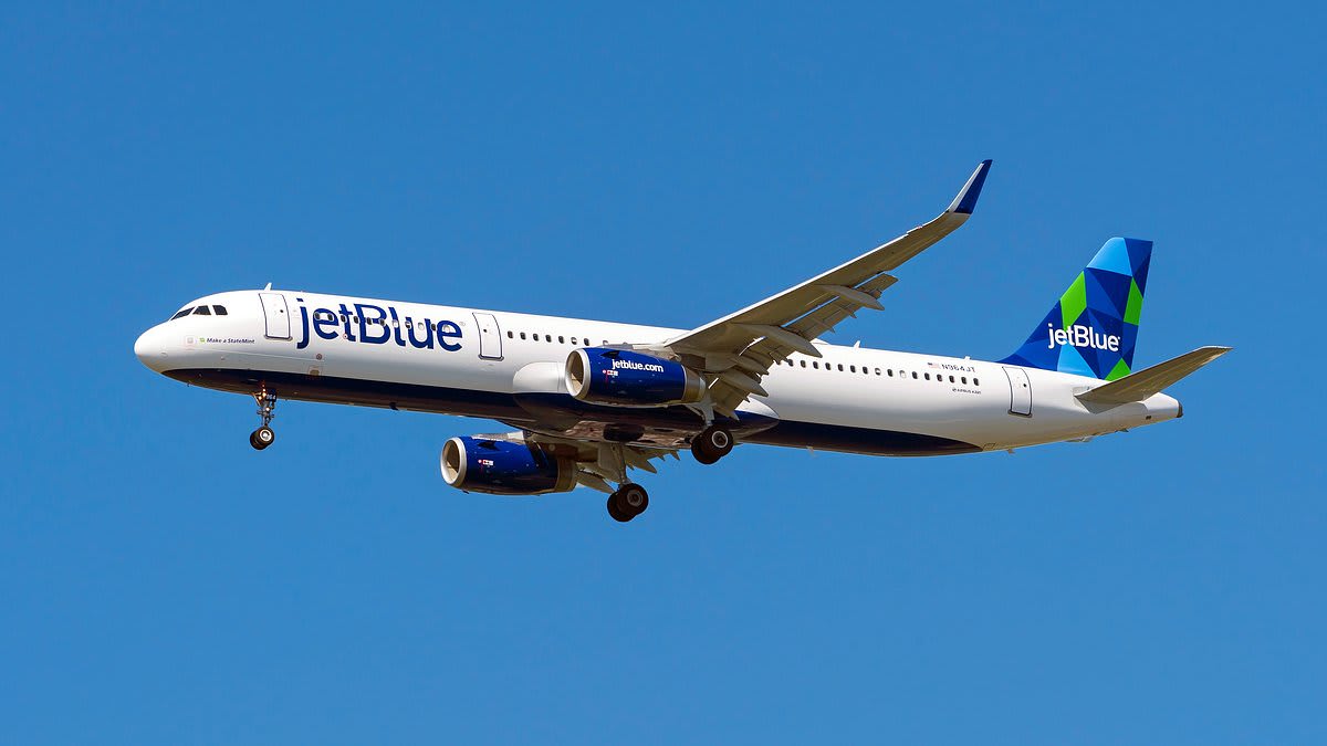 JetBlue Airbus A321 makes emergency landing in Boston after passenger smokes in