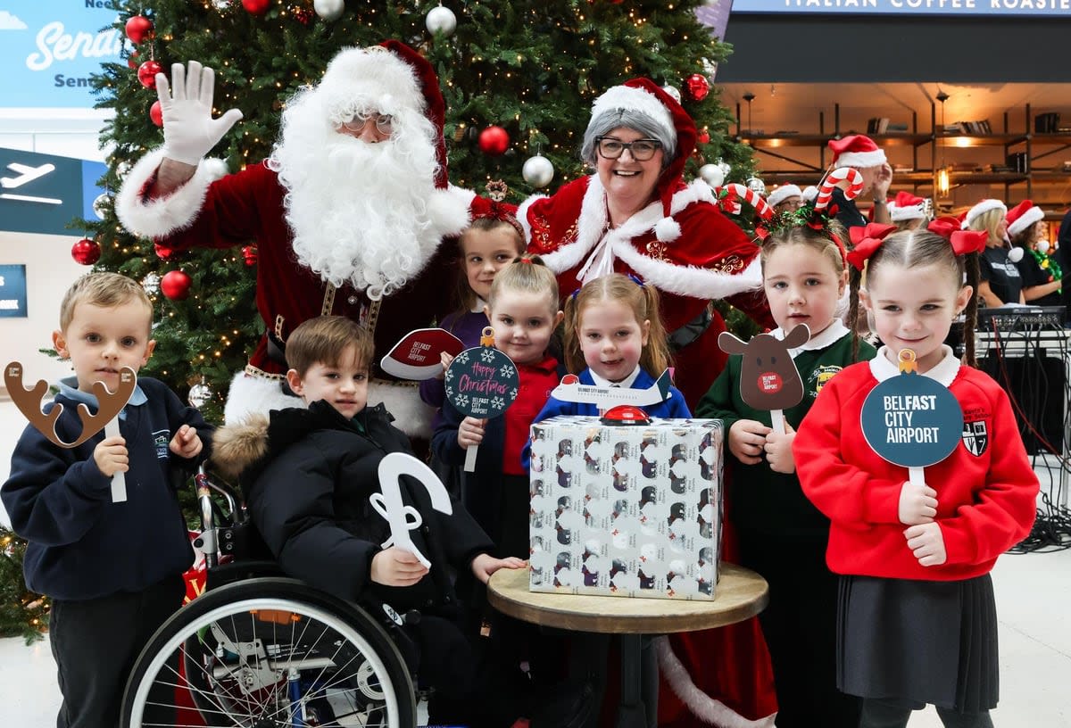 Belfast City Airport starts the festive season with annual Christmas tree light switch on