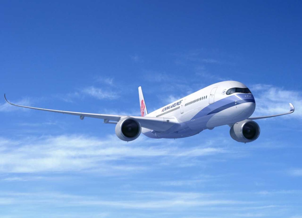 China Airlines Airbus A350-900 Engine Ingests Debris Before Los Angeles Flight