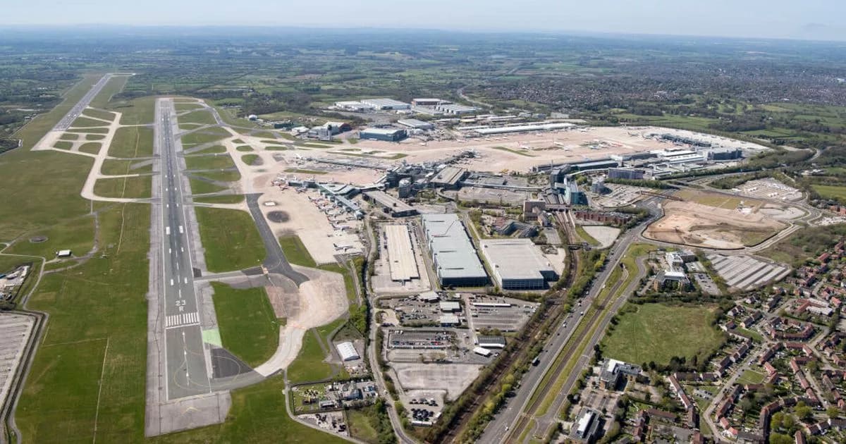 Aer Lingus Airbus A330 Makes Unscheduled Landing at Manchester Due to Hydraulic Issue