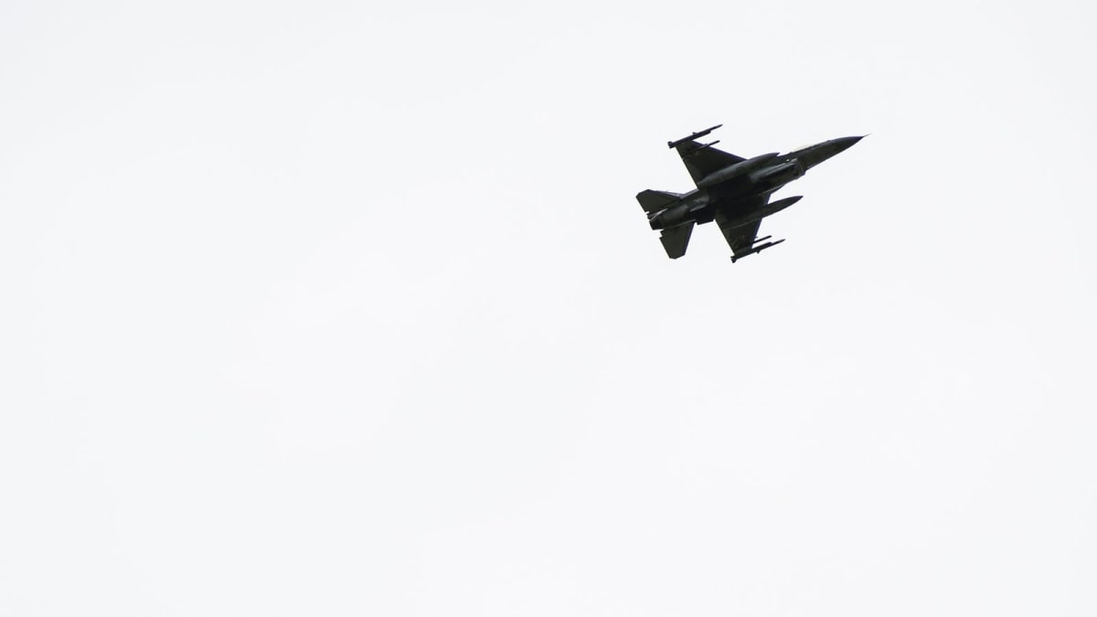 Why did Poland scramble fighter jets after Russian strikes near its border?