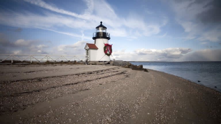 American Airlines Adds Two New Daily Routes From Boston Logan on Embraer E175.