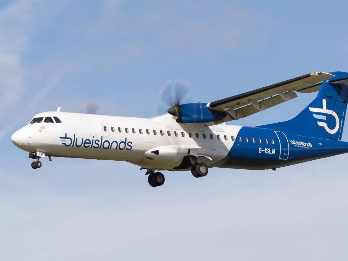 UK airline ceases all flights and leaves thousands of passengers stranded