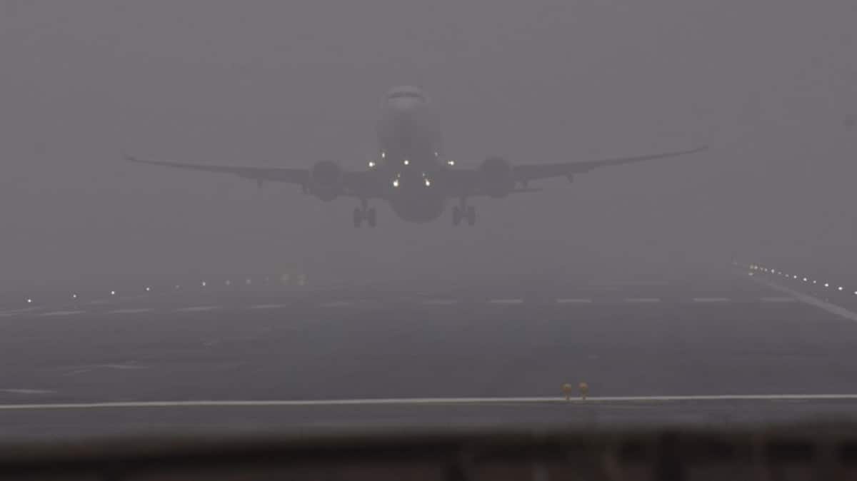 Dense Fog Chokes North India Air Travel: Which Airlines Issued New Flight Advisories?