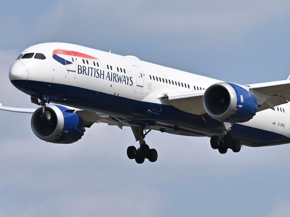 British Airways Boeing 787 Dreamliner returns to London Heathrow due to